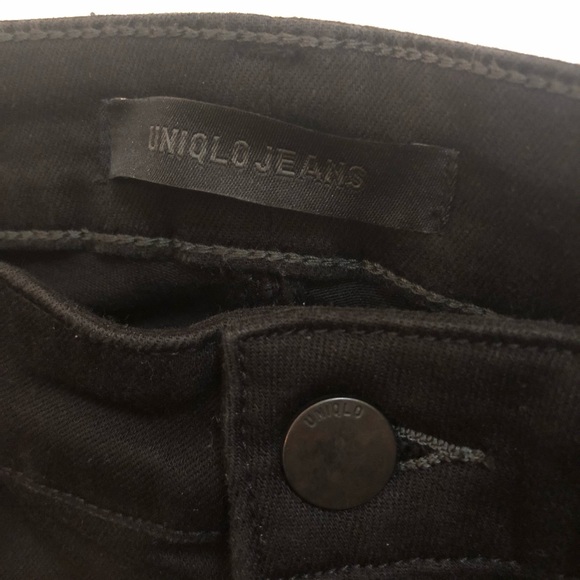 UNIQLO black extra stretch jeans - Picture 6 of 8
